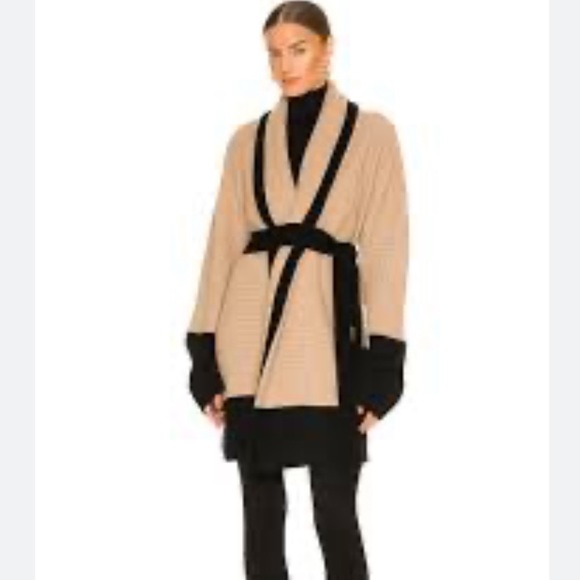 Quinn Robe in Tan Wool
SER.O.YA - Picture 2 of 13